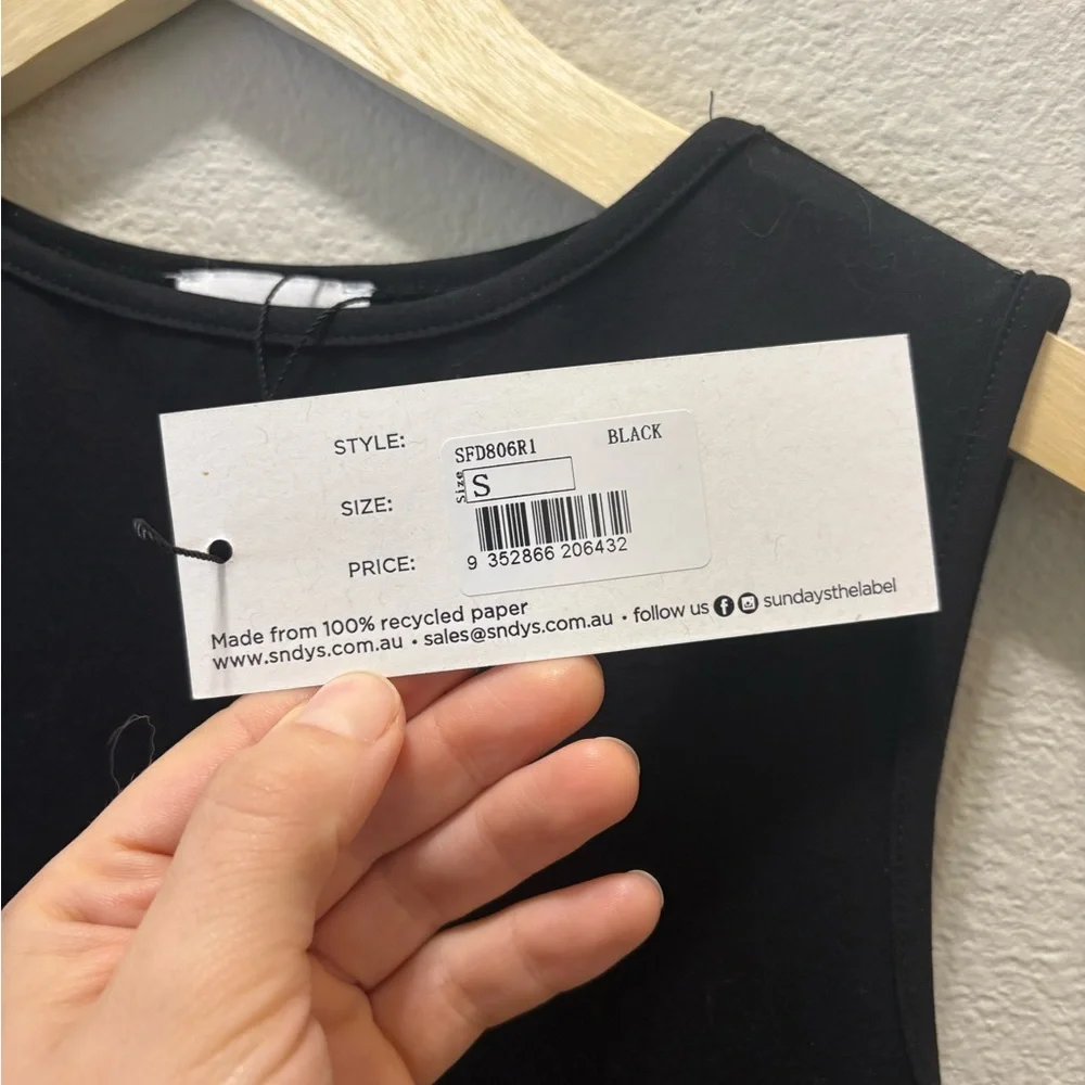 Sunday the Label Black Women's cocktail dress - Picture 3 of 5